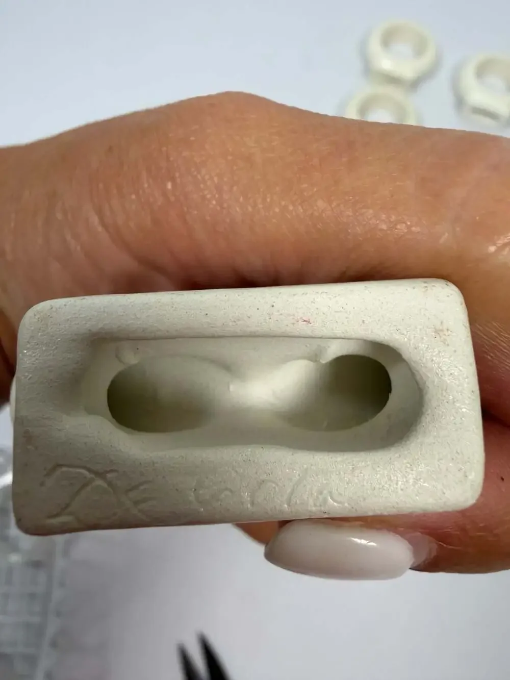 Set of 4 Vintage White Ceramic Floral Embossed Standing Napkin Rings